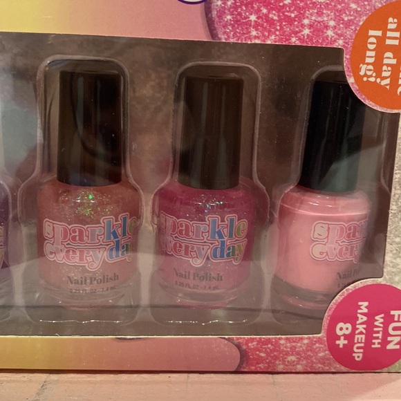 Beauty Spot 6 Piece Glitter Nail Polish Set - Picture 4 of 5